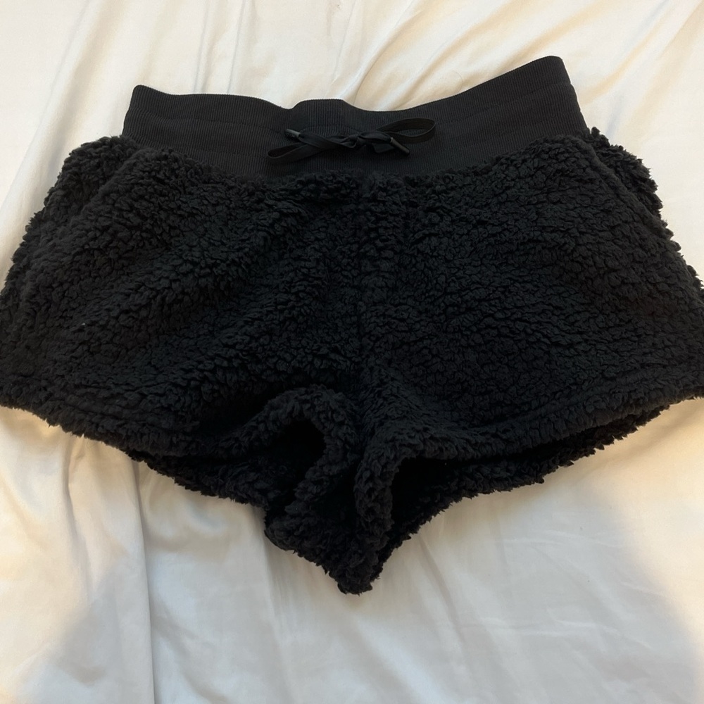 POPFLEX Active Black Faux Sherpa Short with Pockets